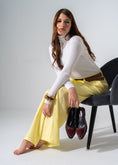 Load image into Gallery viewer, Sharp Silhouette Flats - MARRON