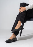 Load image into Gallery viewer, Snakeskin Pointed Flats - BLACK