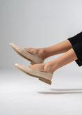 Load image into Gallery viewer, Snakeskin Pointed Flats - BEIGE