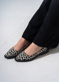 Load image into Gallery viewer, Pointed Knit Flats - BLACK
