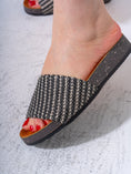 Load image into Gallery viewer, Woven Pattern Comfort Slides - BLACK