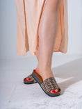 Load image into Gallery viewer, Textured Plaid Comfort Slipper - BROWN
