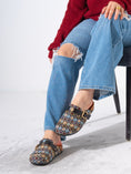 Load image into Gallery viewer, Geometric Pattern Woven Clogs - BLACK