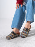 Load image into Gallery viewer, Geometric Pattern Woven Clogs - BLACK
