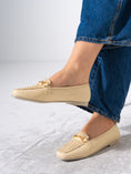 Load image into Gallery viewer, Textured Jacquard Detail Flat- BEIGE