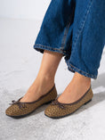 Load image into Gallery viewer, Square-Toe Embroidered Flat - BROWN