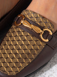 Load image into Gallery viewer, Textured Jacquard Detail Flat- BROWN