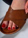 Load image into Gallery viewer, Textured Exotic Pattern Slides - CAMEL