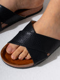 Load image into Gallery viewer, Textured Exotic Pattern Slides - BLACK