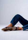 Load image into Gallery viewer, The Serpentine Flat-brown