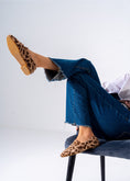 Load image into Gallery viewer, Leopard-Print Flat-brown