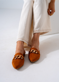 Load image into Gallery viewer, Moc-Toe Style Chain Mule-camel