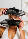 Load image into Gallery viewer, Zigzag Woven Pointed Mules - black