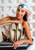 Load image into Gallery viewer, Sharp Woven Patterned Flats - green