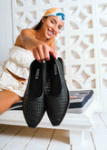 Load image into Gallery viewer, The Daily Woven Flat - black