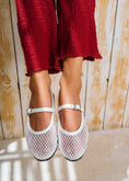 Load image into Gallery viewer, Pearl Mesh Ballet Flats - white