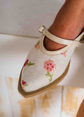 Load image into Gallery viewer, Vintage Floral Pointed Mules - beige