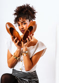 Load image into Gallery viewer, Essential Round-Toe Flats - camel