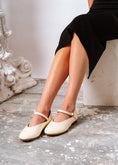 Load image into Gallery viewer, Textured Buckle Strap Flat - beige