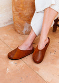 Load image into Gallery viewer, Mixed-Texture Minimalist Clogs - camel