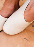 Load image into Gallery viewer, Essential Rounded-Toe Clogs - beige