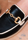 Load image into Gallery viewer, Sophisticated Trimmed Flats - black