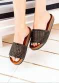 Load image into Gallery viewer, Contoured Cork Woven Slides - black