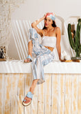 Load image into Gallery viewer, Wave Strap Toe-Loop Slides - blue