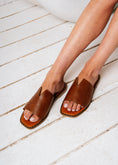 Load image into Gallery viewer, V-Cut Open-Toe Flat Slides- camel
