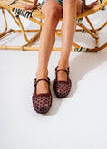 Load image into Gallery viewer, The Geometric Mesh Flat - maroon