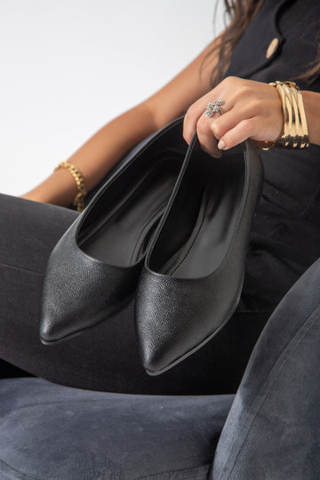 The Essential Flat-black