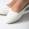 Load image into Gallery viewer, Cracked-Effect Ballet Flat-white