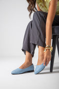 Load image into Gallery viewer, Cracked-Effect Ballet Flat-blue