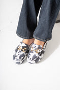 Load image into Gallery viewer, The Safari Clogs-black