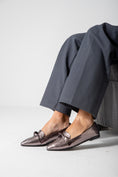 Load image into Gallery viewer, Metallic Snake Flats-oxidi