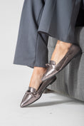 Load image into Gallery viewer, Metallic Snake Flats-oxidi