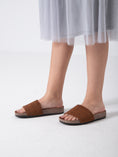 Load image into Gallery viewer, Knotted Calm Step - brown