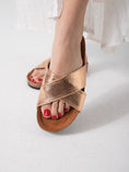 Load image into Gallery viewer, Metallic Stripe Pulse - rose gold