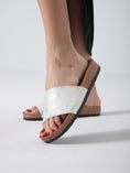 Load image into Gallery viewer, Shimmer Luxe Slide - white