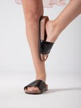 Load image into Gallery viewer, Glossy Day Slide - black