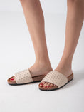 Load image into Gallery viewer, Urban Spike Slip - beige