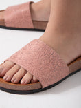 Load image into Gallery viewer, Urban Trace Slide - pink