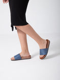 Load image into Gallery viewer, Urban Trace Slide - blue
