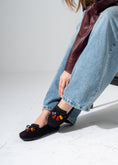 Load image into Gallery viewer, Tassel Suede Flat -black