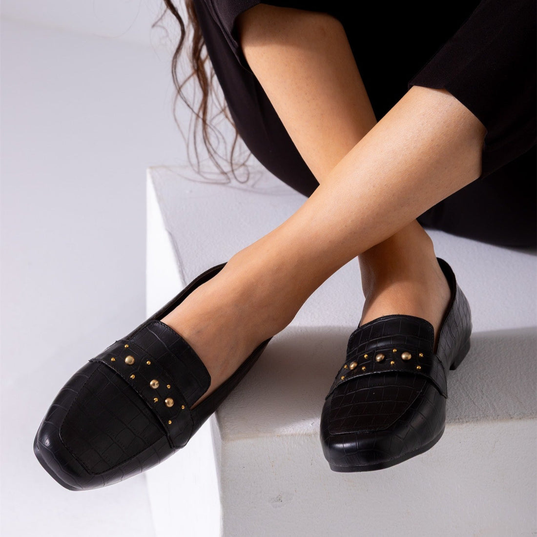 Square Toe Studded Flats-black