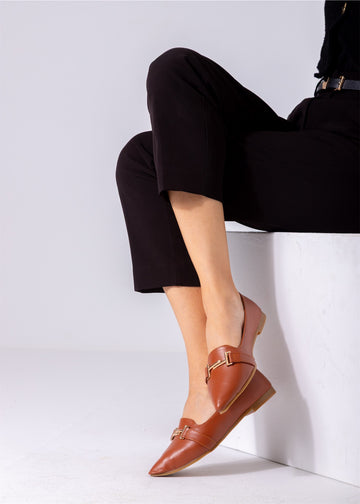 The Audrey Buckle Flat-camel