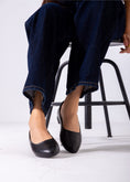 Load image into Gallery viewer, The Alligator Flat-black