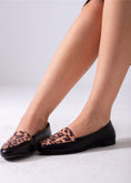 Load image into Gallery viewer, The Leopard Print Flat-black