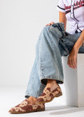 Load image into Gallery viewer, Animal Print Slip-On Flat-beige