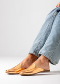 Load image into Gallery viewer, Metallic Snake-Embossed Mule-rose gold